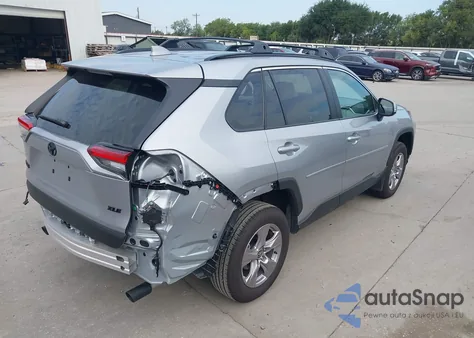 2025 Toyota Rav4 Xle z USA, uszkodzony, nr VIN 2T3W1RFV1SC329319